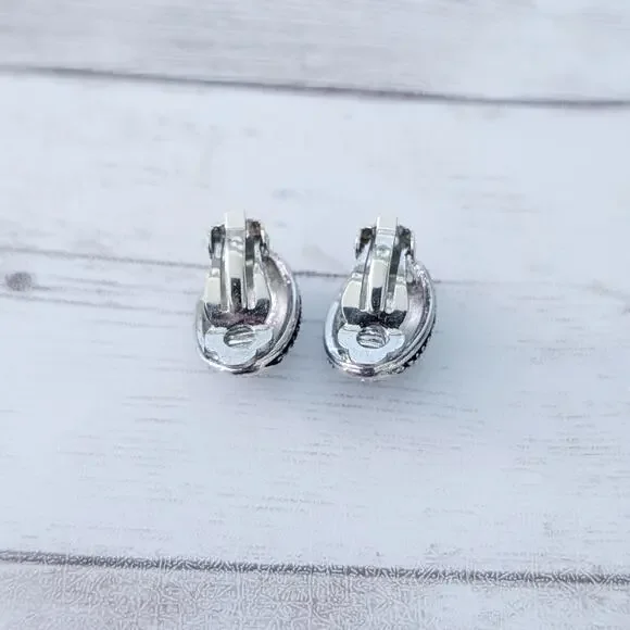 Vintage Clip On Earrings Elegant & Stylish Silver Tone & Clear Gems - Picture 8 of 8